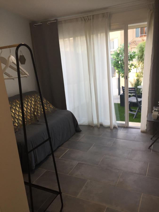 Chez Sandy Bed & Breakfast Aubagne Exterior photo